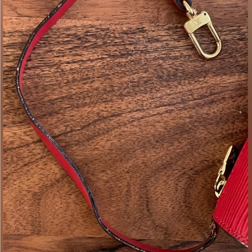 Louis Vuitton EPI Soufflot Pochette Mini in Castillan Red EUC with Coa - Picture 10 of 17